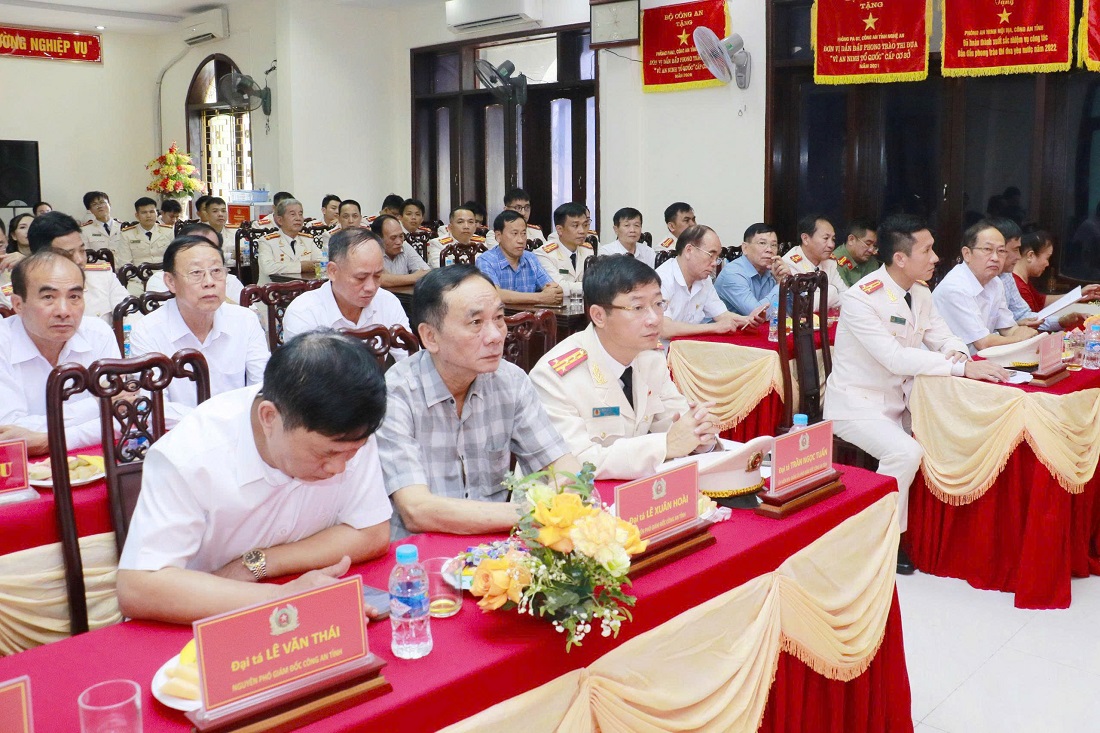 Đại biểu tham dự