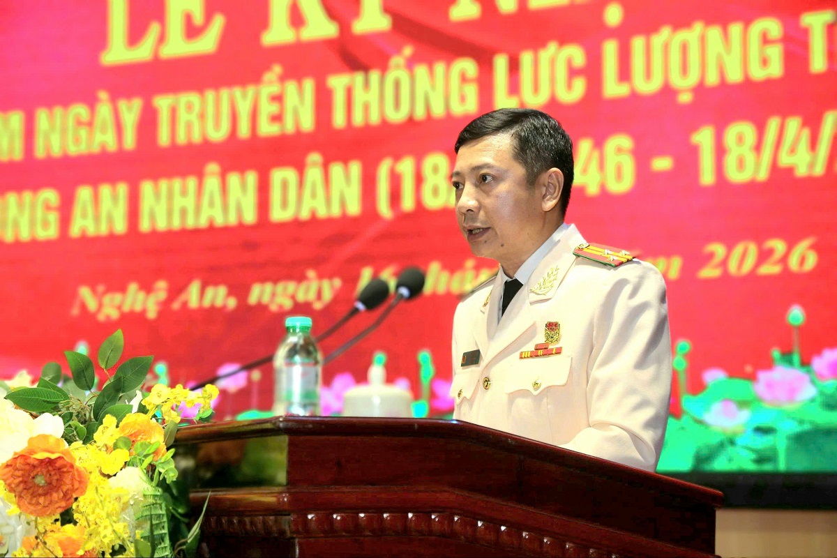 Đồng chí Thượng tá Nguyễn Văn Đạo - Trưởng phòng Tham mưu Công an tỉnh phát biểu tại buổi lễ