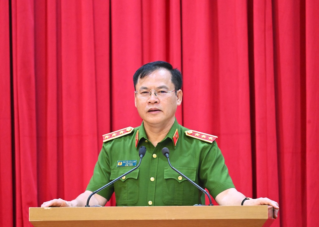 Thay mặt Đảng ủy Công an Trung ương, lãnh đạo Bộ Công an, Thứ trưởng Nguyễn Văn Long trân trọng cảm ơn sự tham gia đóng góp, hỗ trợ, phối hợp của Hội Cựu CAND Việt Nam đã giúp lực lượng CAND hoàn thành xuất sắc nhiệm vụ Đảng, Nhà nước và Nhân dân giao cho. 