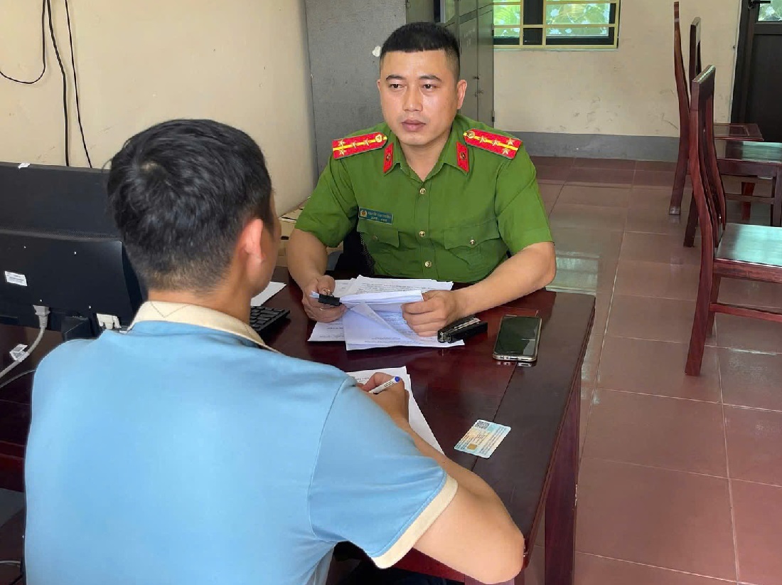 Công an xã Diễn Châu làm việc với anh V.V.H