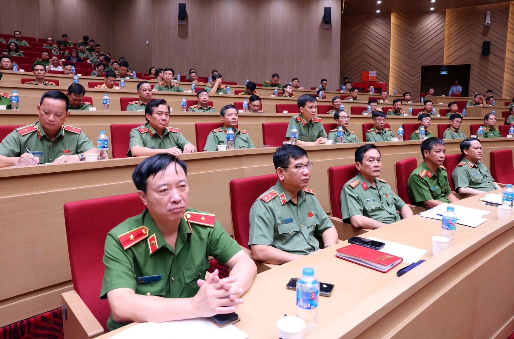 Các đại biểu dự Hội nghị.