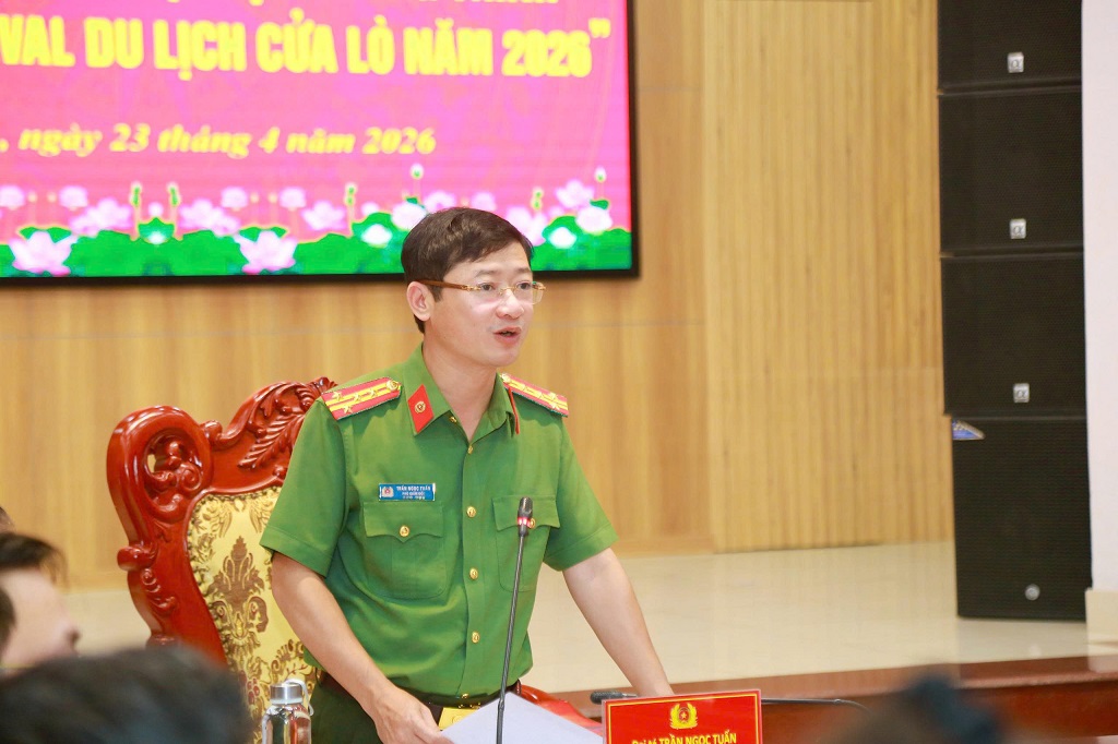 Đồng chí Đại tá Trần Ngọc Tuấn, Ủy viên Ban Thường vụ Đảng ủy, Phó Giám đốc Công an tỉnh phát biểu chỉ đạo tại Cuộc họp