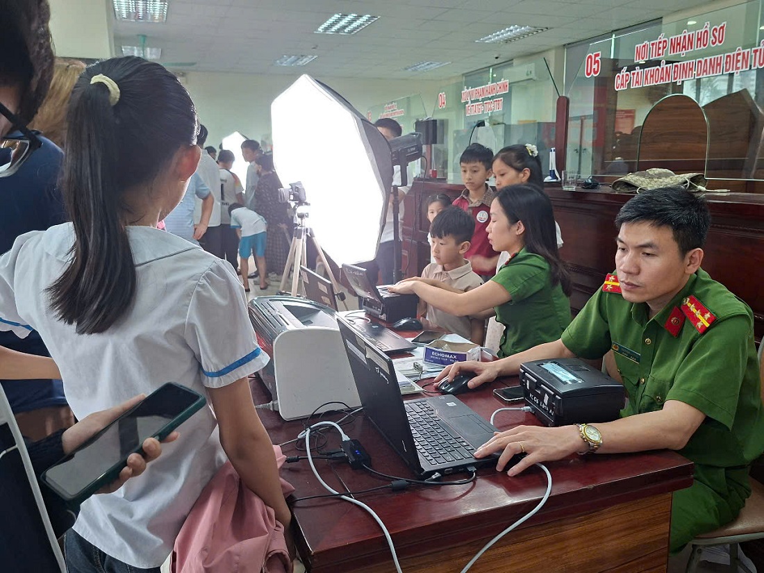 Làm thủ tục cấp căn cước cho trẻ em