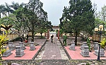 Công an xã Cát Ngạn tham gia dọn dẹp, thắp hương tại nghĩa trang liệt sĩ