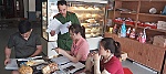 Công an phường Vinh Phú tăng cường kiểm tra vệ sinh an toàn thực phẩm