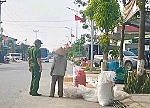 Công an phường Vinh Hưng bảo đảm trật tự an toàn giao thông trong mùa thu hoạch nông sản