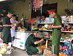 Công an xã Nậm Cắn tăng cường kiểm tra an toàn thực phẩm
