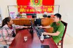 Công an xã Cam Phục hỗ trợ thu nhận và kích hoạt tài khoản định danh điện tử mức 2