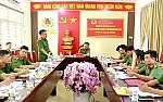 Đồng chí Đại tá Nguyễn Huy Khích, Phó Giám đốc Công an tỉnh làm việc với Công an xã Lam Thành