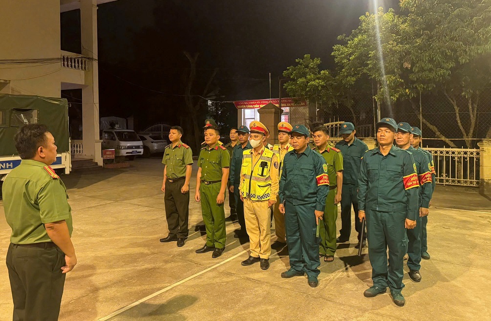 Công an xã Tương Dương tuần tra, kiểm soát bảo đảm ANTT dịp lễ