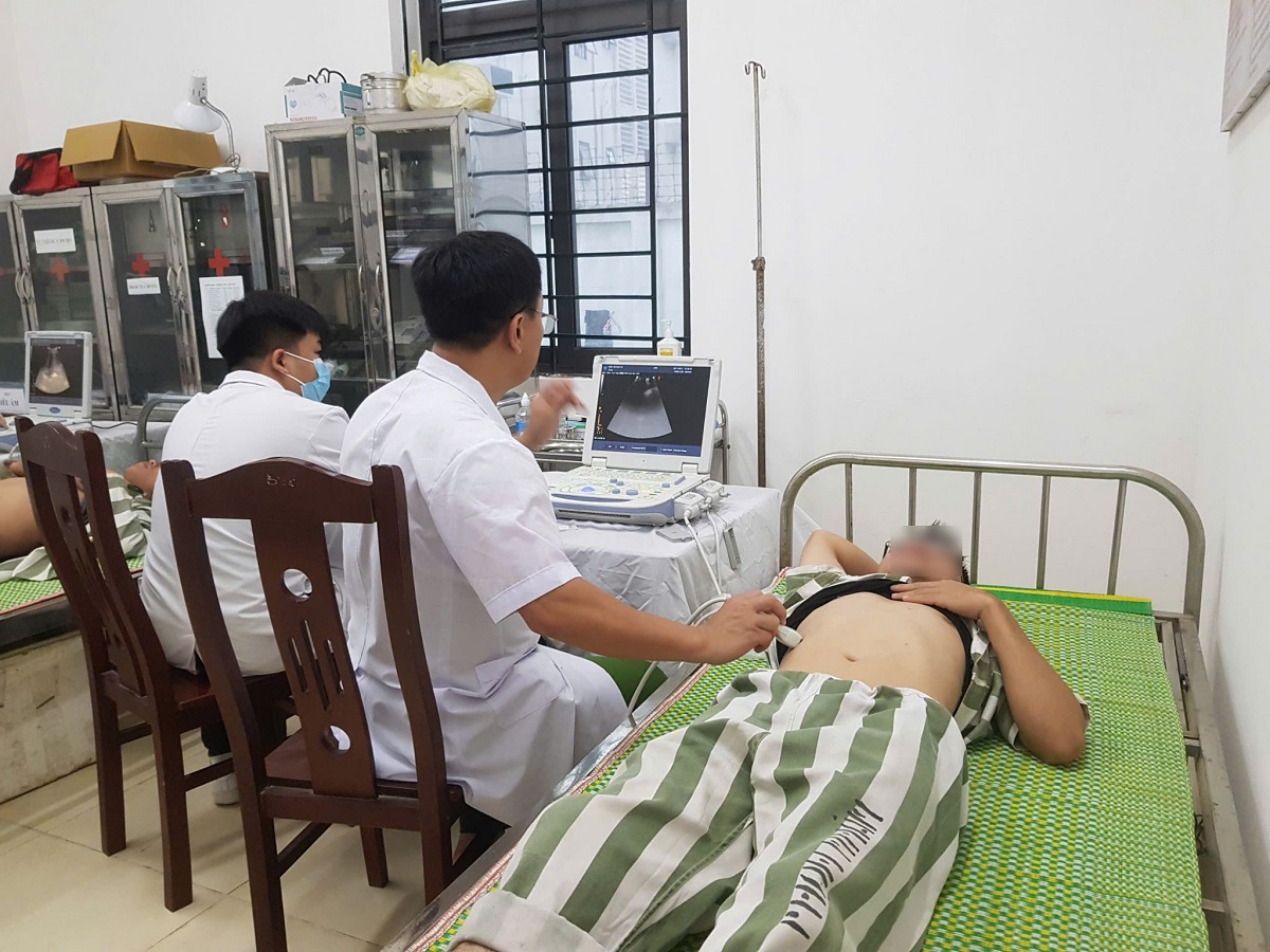 Tổ chức khám sức khỏe định kỳ cho phạm nhân