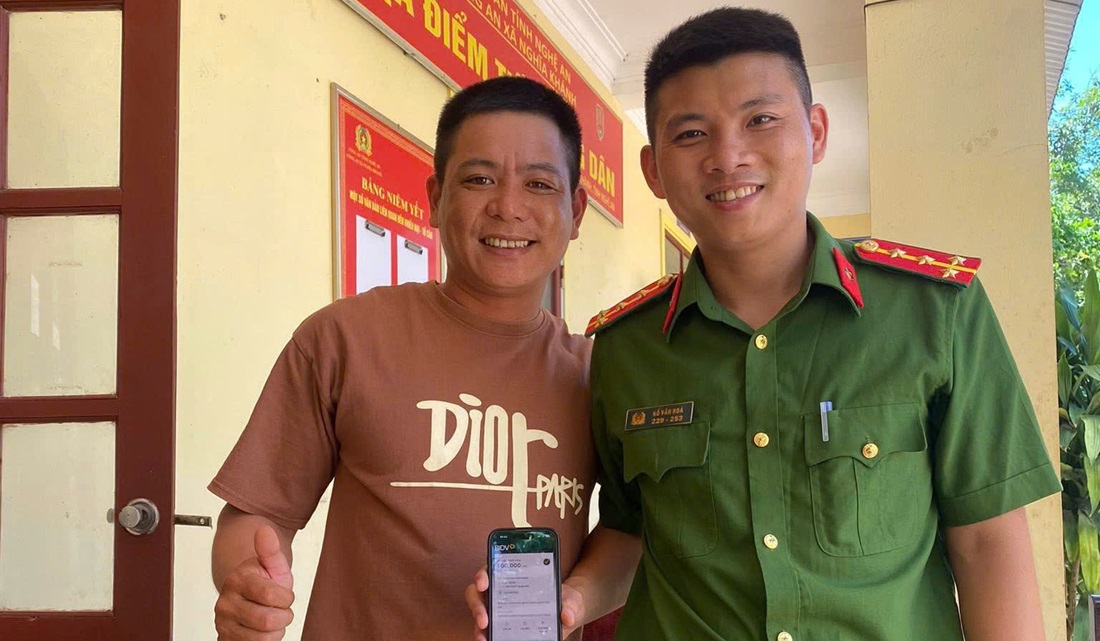 Công an xã Nghĩa Khánh ủng hộ hội nhóm 