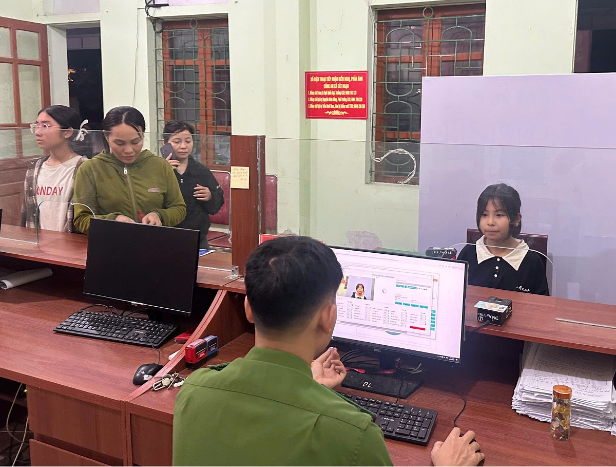 Tăng cường cấp định danh điện tử mức độ 2 cho công dân