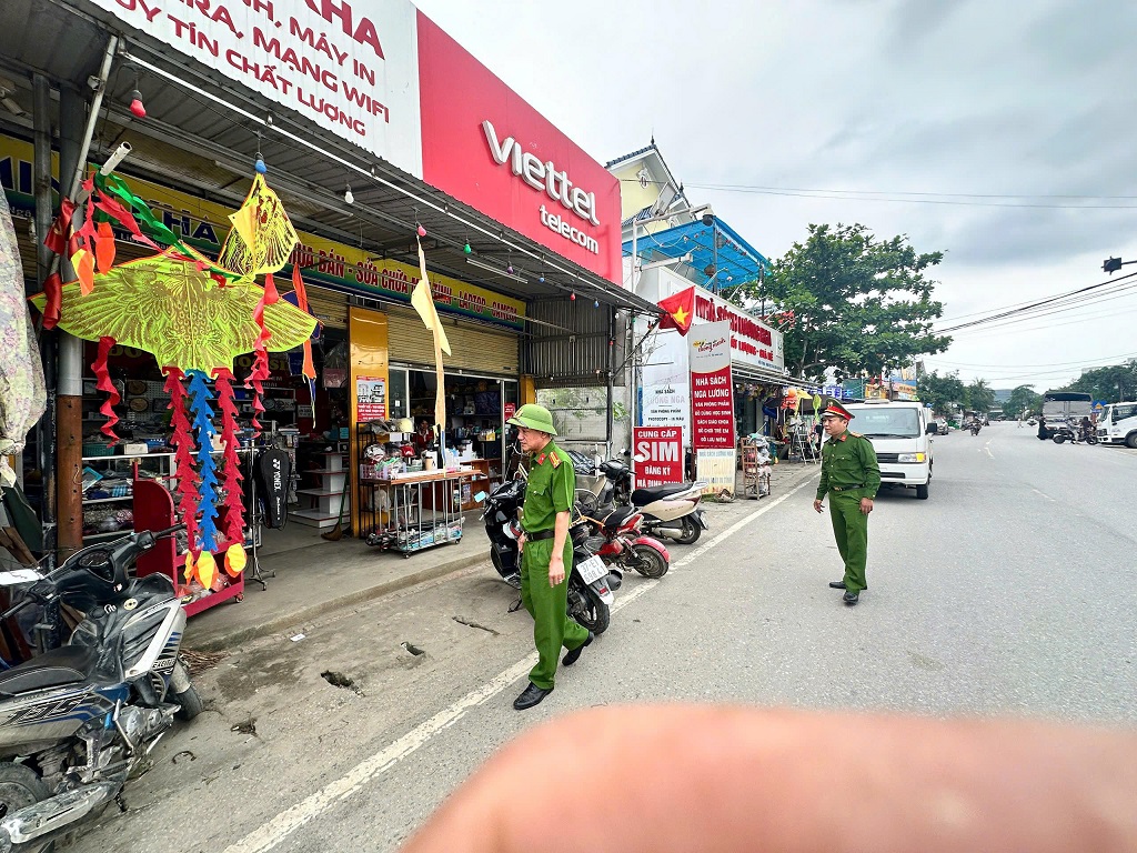  Công an xã Kim Bảng tăng cường bảo đảm an ninh trật tự, trật tự an toàn giao thông dịp Lễ