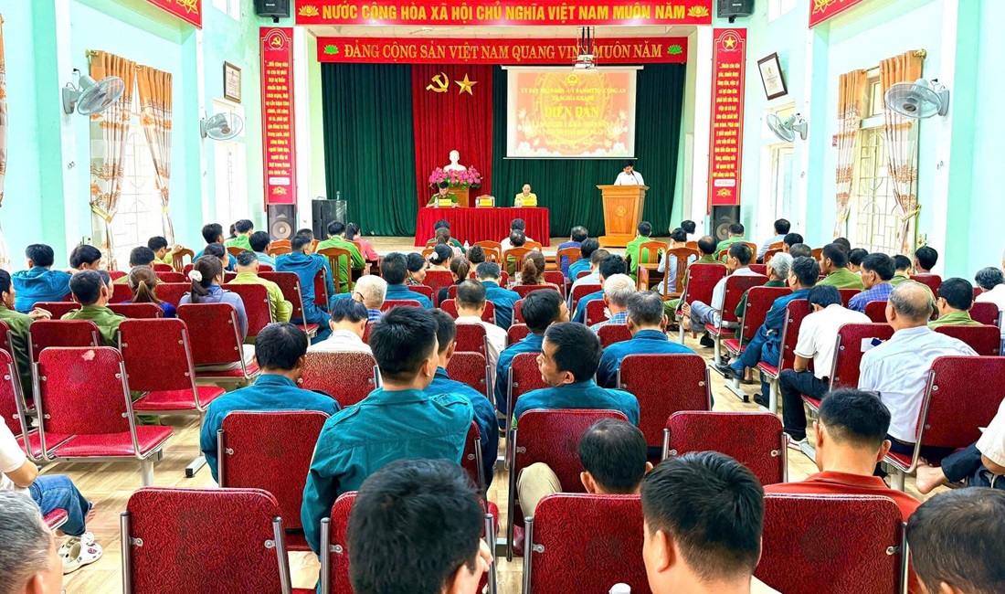 Toàn cảnh diễn đàn