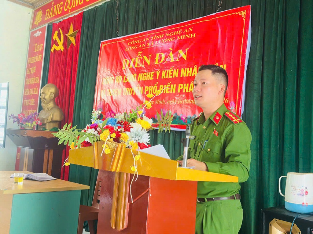 Đại diện Công an xã phát biểu