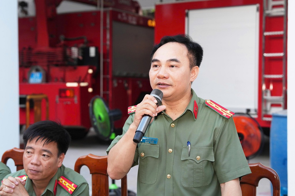Đồng chí Đại tá Nguyễn Huy Khích, Phó Giám đốc Công an tỉnh phát biểu chỉ đạo