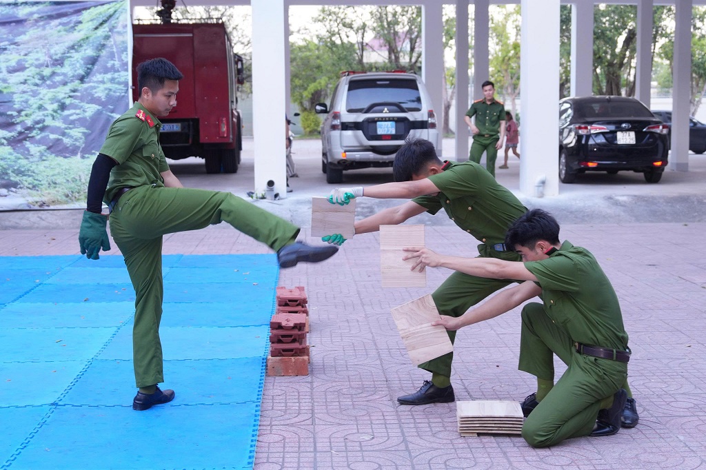 Phần thi công phá mục tiêu