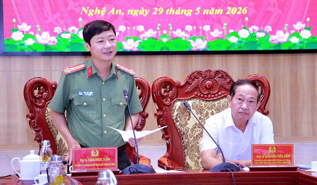 Đồng chí Đại tá Trần Ngọc Tuấn, Phó Giám đốc Công an tỉnh phát biểu tại Hội nghị