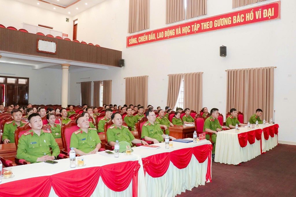 Tập huấn nghiệp vụ PCCC và CNCH tại Trại tạm giam số 3