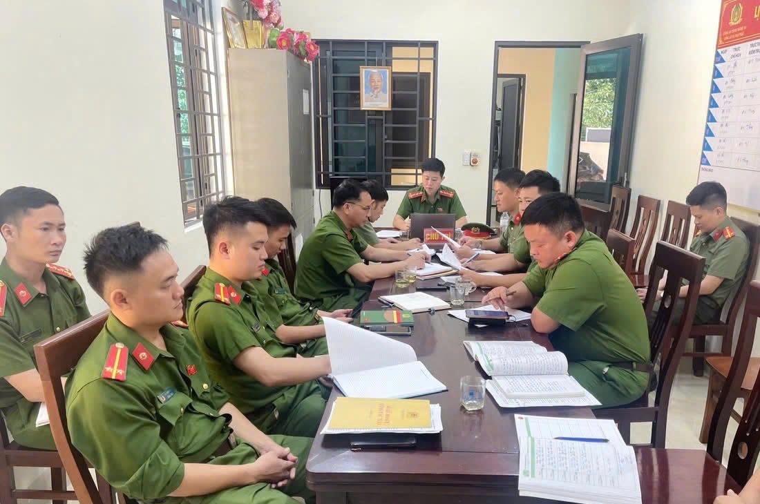 Công an xã Tam Thái quán triệt, phổ biến, tuyên về tăng cường bồi dưỡng đội ngũ cán bộ, công chức xã, phường