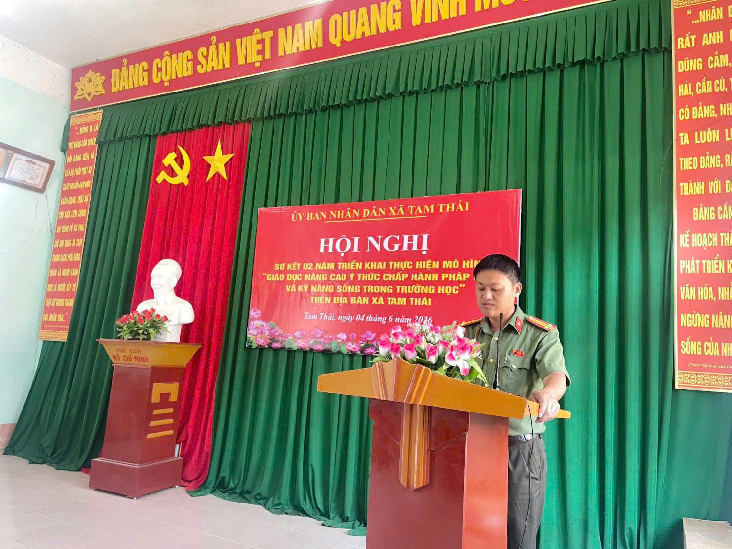 Đại diện Công an xã phát biểu tại Hội nghị