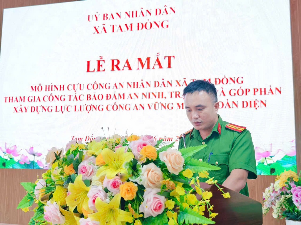 Đại diện Công an xã Tam Đồng phát biểu tại buổi lễ