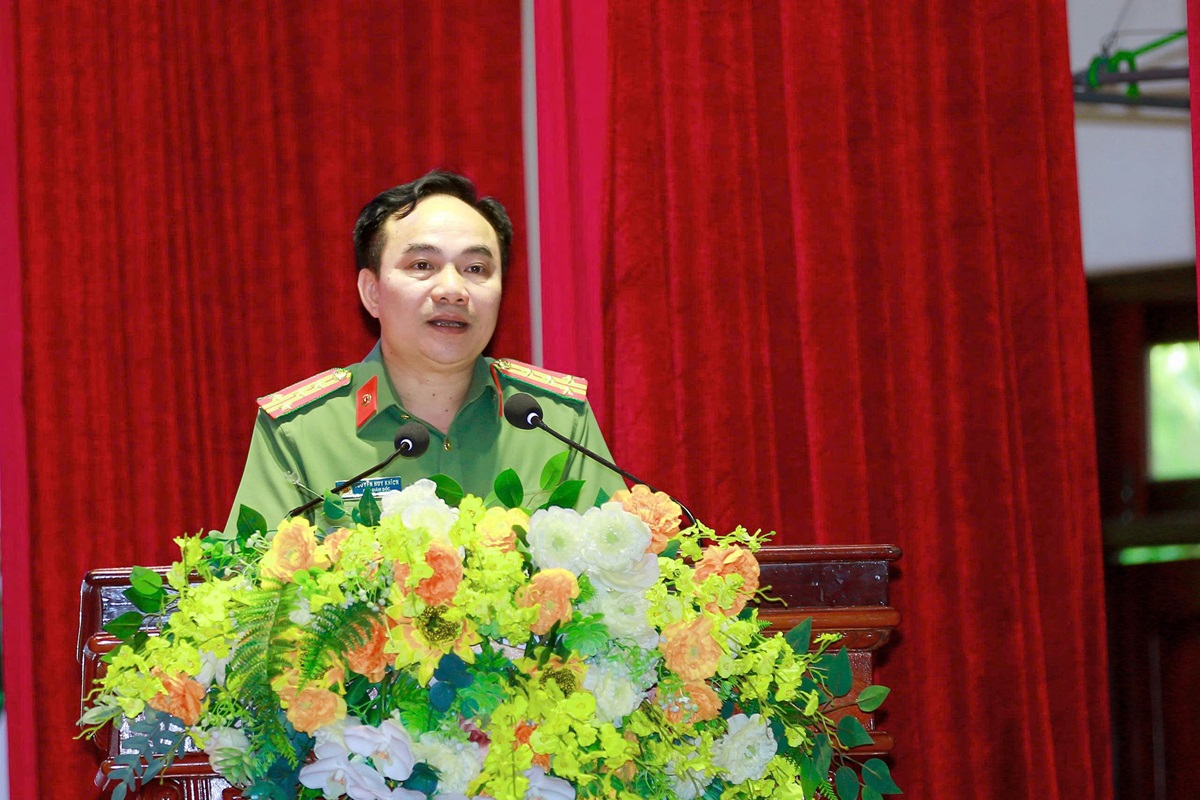 Đồng chí Đại tá Nguyễn Huy Khích, Ủy viên Ban Thường vụ Đảng ủy, Phó Giám đốc Công an tỉnh, Trưởng ban tổ chức cuộc thi phát biểu chỉ đạo