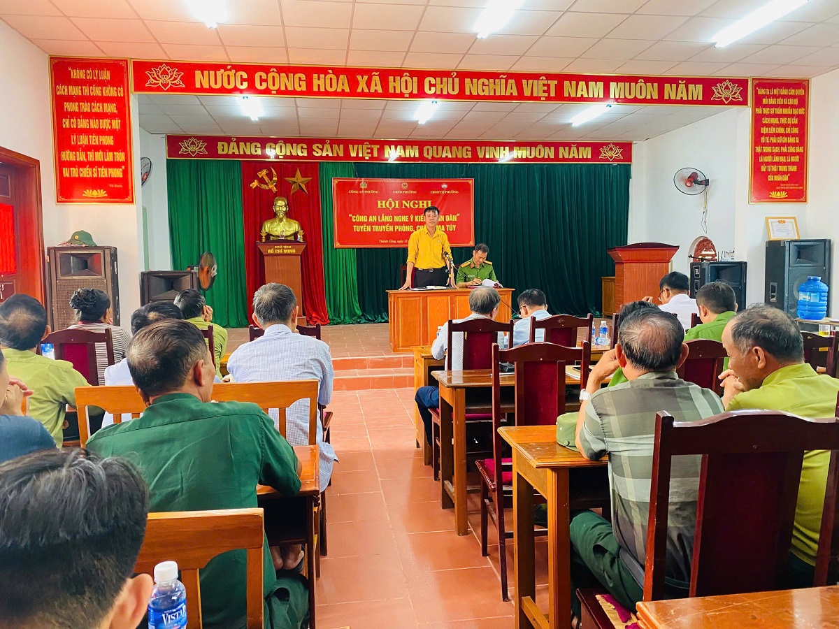 Hội nghị Công an lắng nghe ý kiến nhân dân tại phường Cửa Lò