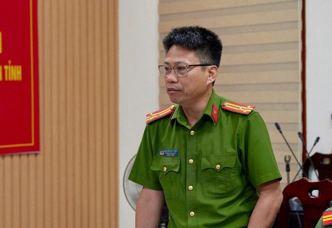 Đồng chí Thượng tá Nguyễn Đức Thịnh, Trưởng Công an xã Đô Lương báo cáo kết quả công tác bảo đảm ANTT trong 06 tháng đầu năm