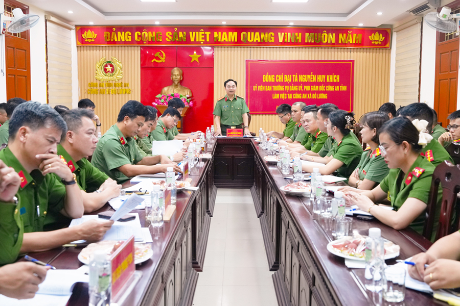 Toàn cảnh buổi làm việc