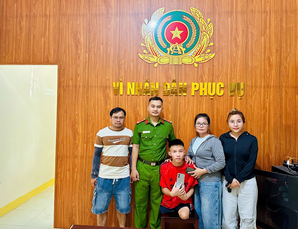 Công an xã Yên Thành giúp cháu bé bị khuyết tật tìm lại tài sản bị thất lạc