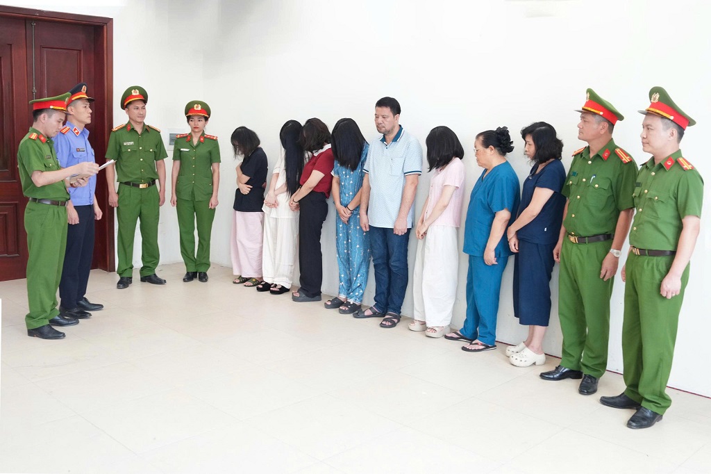 Triệt xóa đường dây núp bóng phòng khám để 