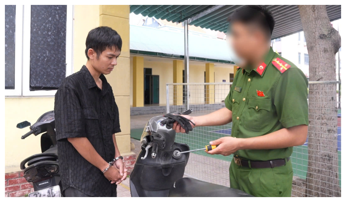 Khởi tố đối tượng đột nhập nhiều nhà dân tại các khu đô thị ở phường Trường Vinh để trộm cắp tài sản