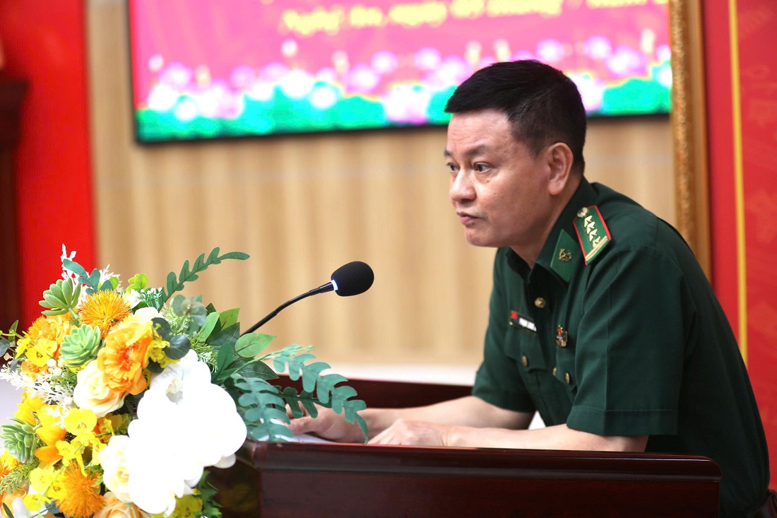 Đồng chí Đại tá Phạm Long Biên, Trưởng phòng Cục Phòng, chống ma tuý và tội phạm Bộ Tư lệnh Bộ đội biên phòng (Bộ Quốc phòng) báo cáo tổng kết thực hiện Kế hoạch số 1326