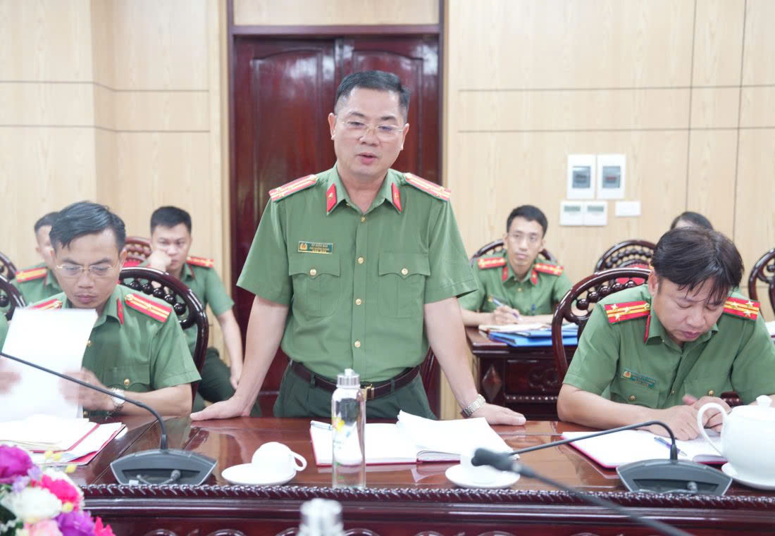 Các đồng chí Lãnh đạo Phòng Công tác chính trị phát biểu