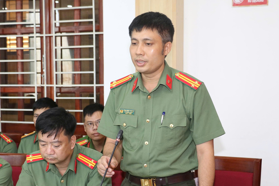 Đại diện lãnh đạo một số phòng phát biểu