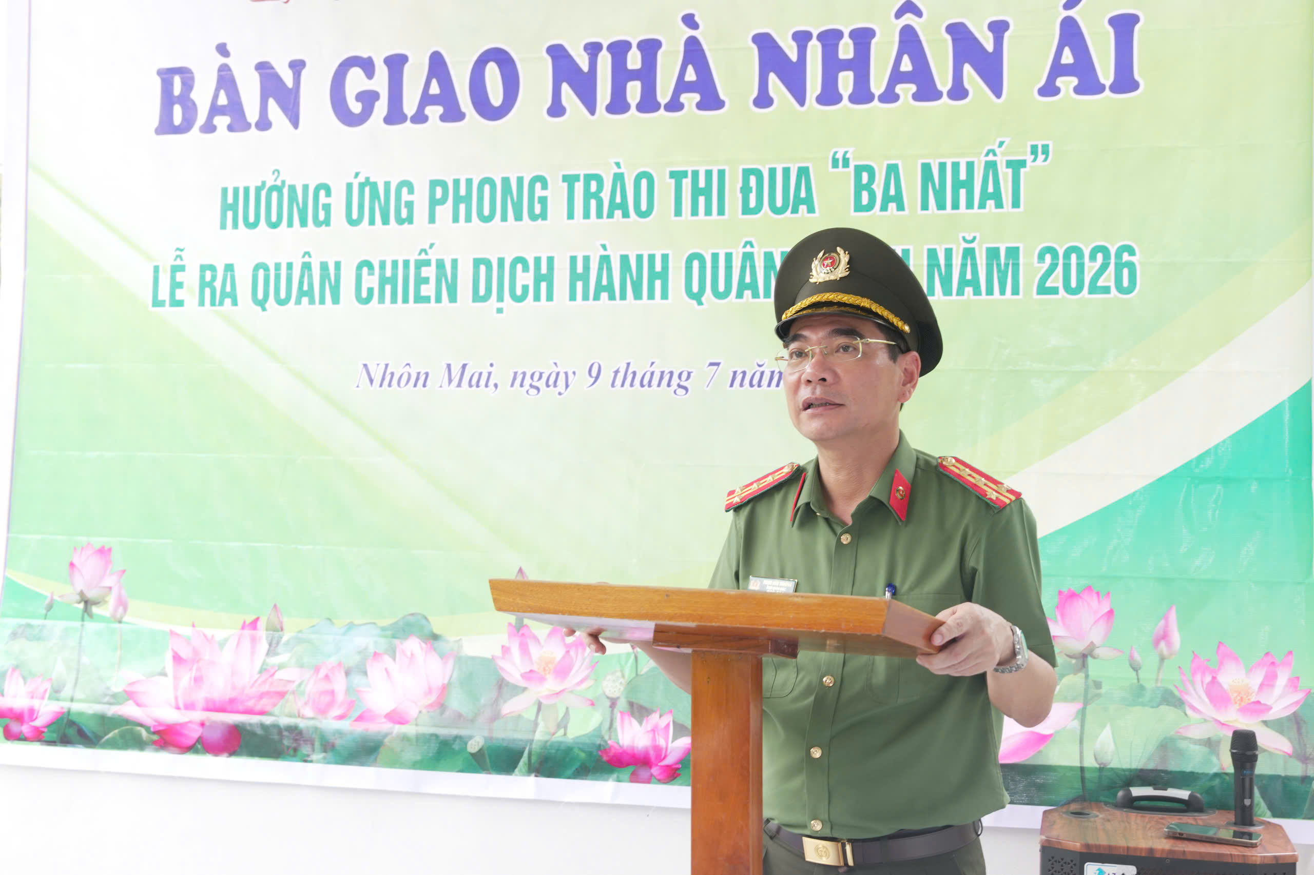 Đồng chí Đại tá Phạm Hữu Trường, Phó Giám đốc Công an tỉnh phát biểu tại Lễ khánh thành bàn giao