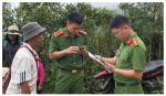 Vượt núi, băng rừng đưa tiện ích số đến với người dân nơi vùng phên giậu