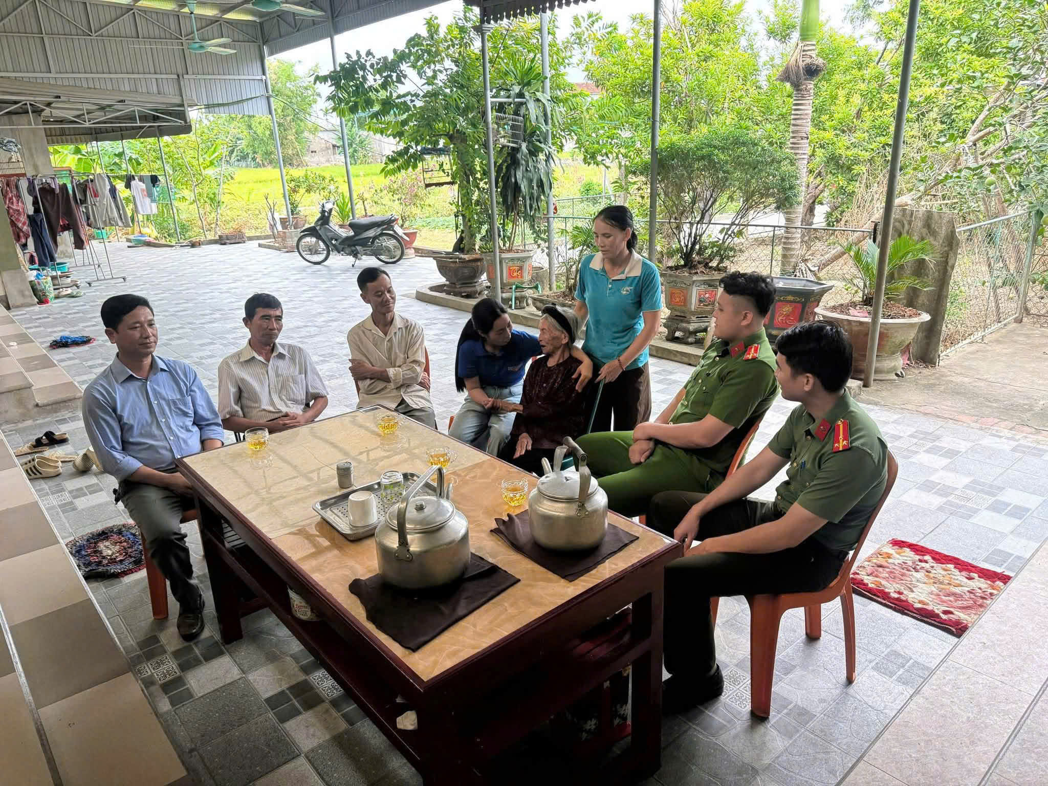 Mâm cơm tri ân gửi trọn tấm lòng
