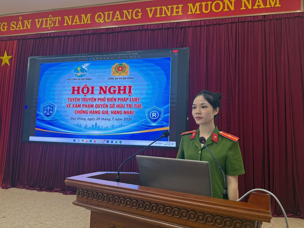 Công an xã Đại Đồng tuyên truyền pháp luật về phòng, chống hàng giả, hàng nhái và xâm phạm quyền sở hữu trí tuệ
