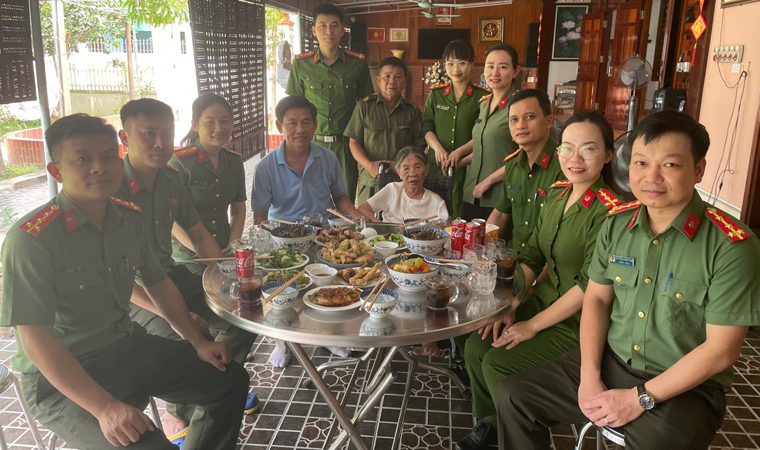 Công an xã Hưng Nguyên Nam tổ chức chương trình 