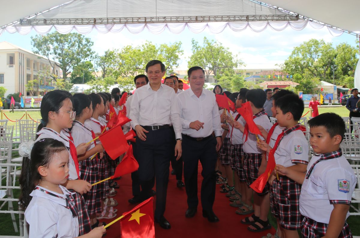 Phát huy hơn nữa sức mạnh của Nhân dân và vai trò nòng cốt của lực lượng Công an trong bảo đảm an ninh trật tự