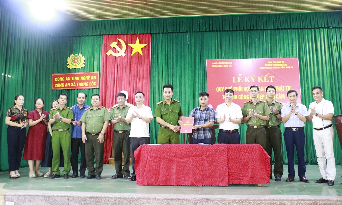 Ký kết quy chế phối hợp về an ninh trật tự tại Khu công nghiệp Nam Cấm