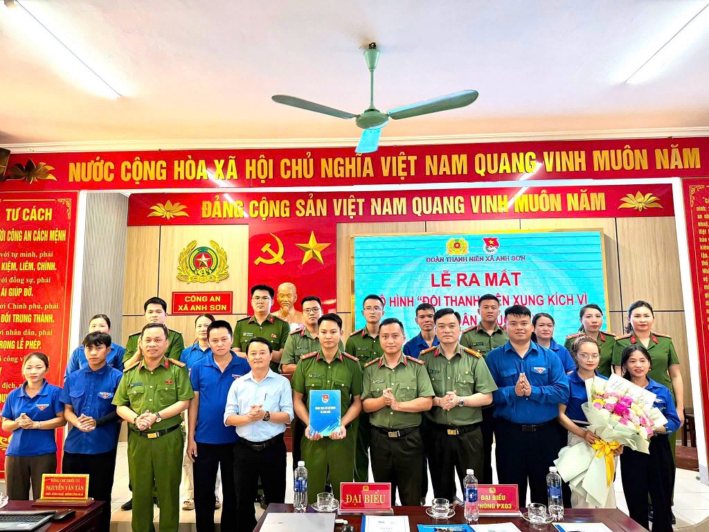 Công an xã Anh Sơn tổ chức Lễ ra mắt mô hình 