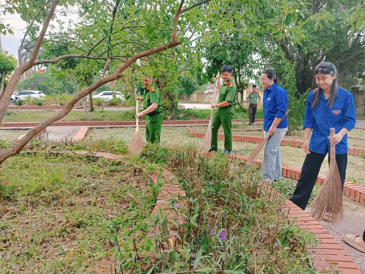 Công an xã Anh Sơn Đông tri ân Anh hùng, Liệt sĩ