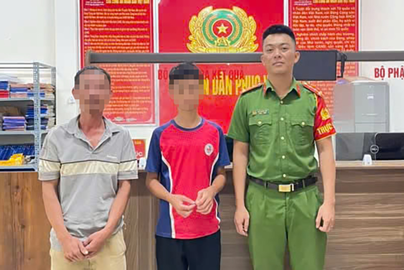 Kịp thời hỗ trợ cháu bé đi lạc trở về với gia đình