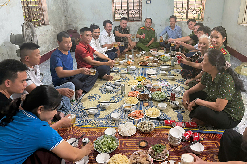 Tri ân các anh hùng liệt sĩ