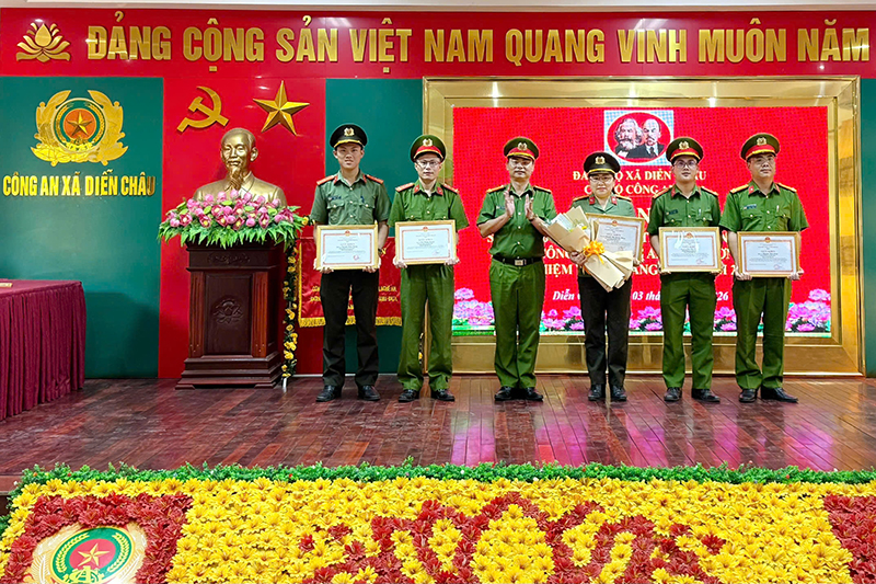 Sơ kết công tác Công an 6 tháng đầu năm