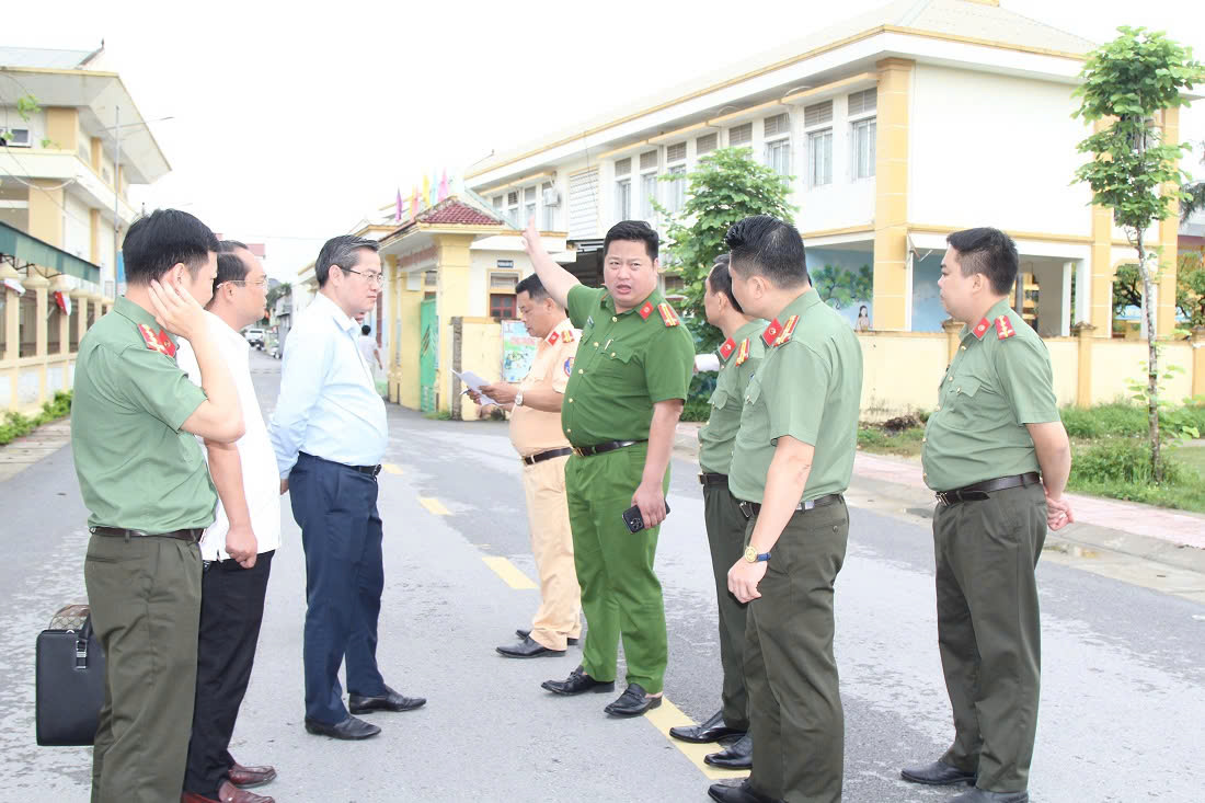 Cục Xây dựng phong trào bảo vệ ANTQ - Bộ Công an kiểm tra công tác chuẩn bị tổ chức Ngày hội toàn dân bảo vệ an ninh Tổ quốc năm 2026 tại phường Hoàng Mai